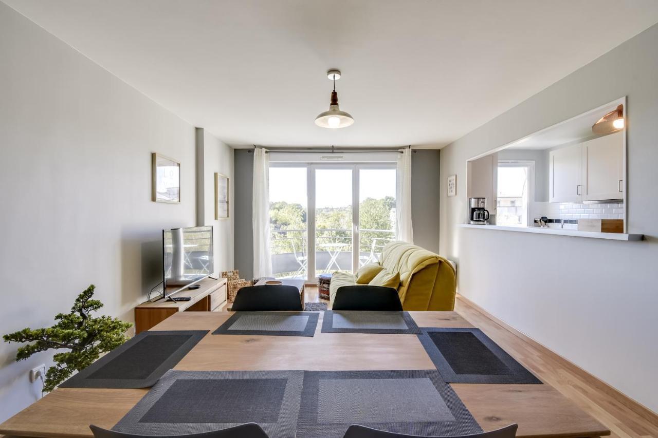 Appartement Chic Apart With Parking And Balcony à Cergy Extérieur photo