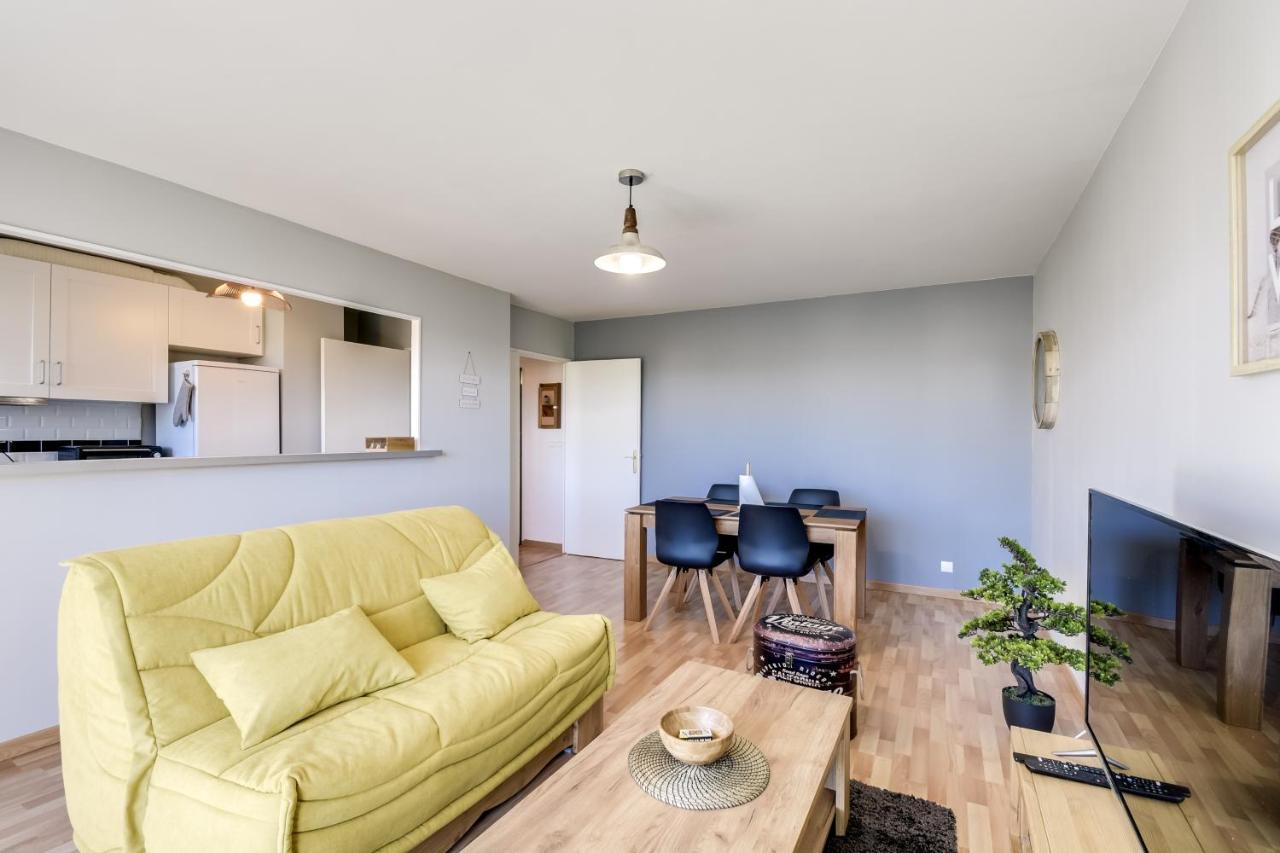 Appartement Chic Apart With Parking And Balcony à Cergy Extérieur photo
