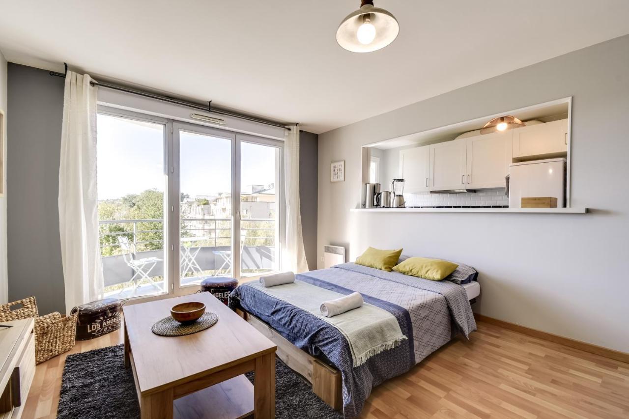 Appartement Chic Apart With Parking And Balcony à Cergy Extérieur photo